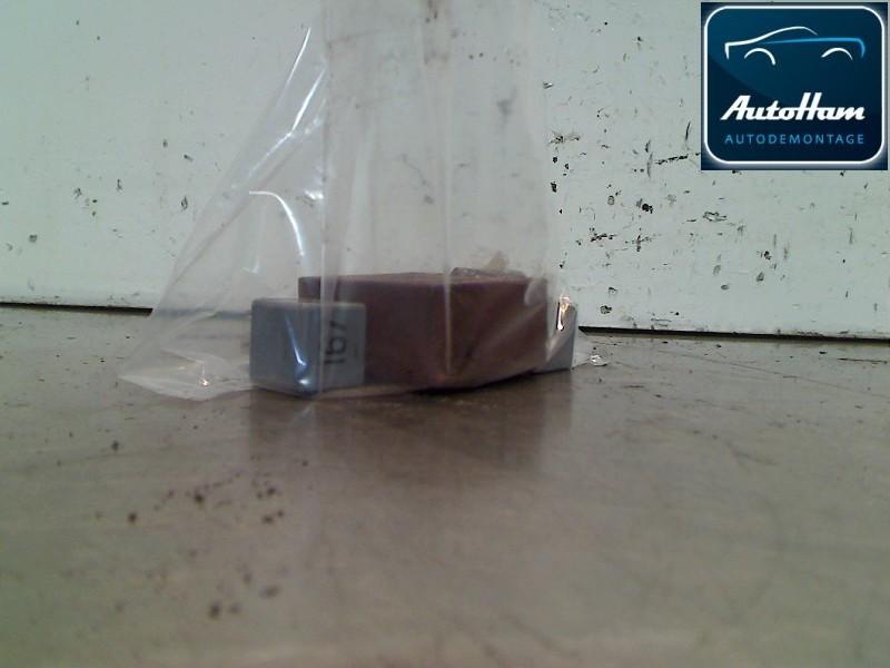 RELAIS Audi A3 (8L1) (01-1996/05-2003) (|RELAIS167|), Gebruikt, Audi