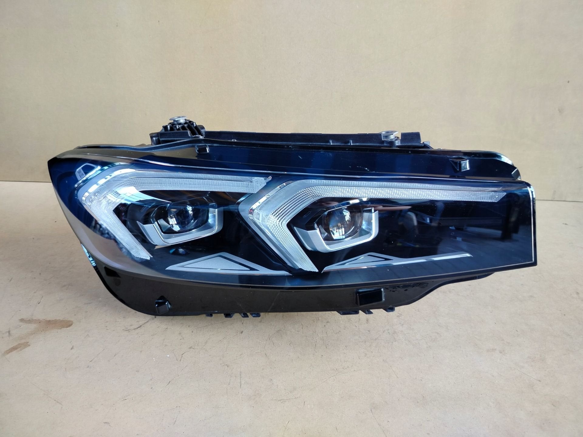 BMW G20 Koplamp 9450796, Petuelring 130
80788  Munich, DE, Gebruikt, Info@bmw.de, BMW
