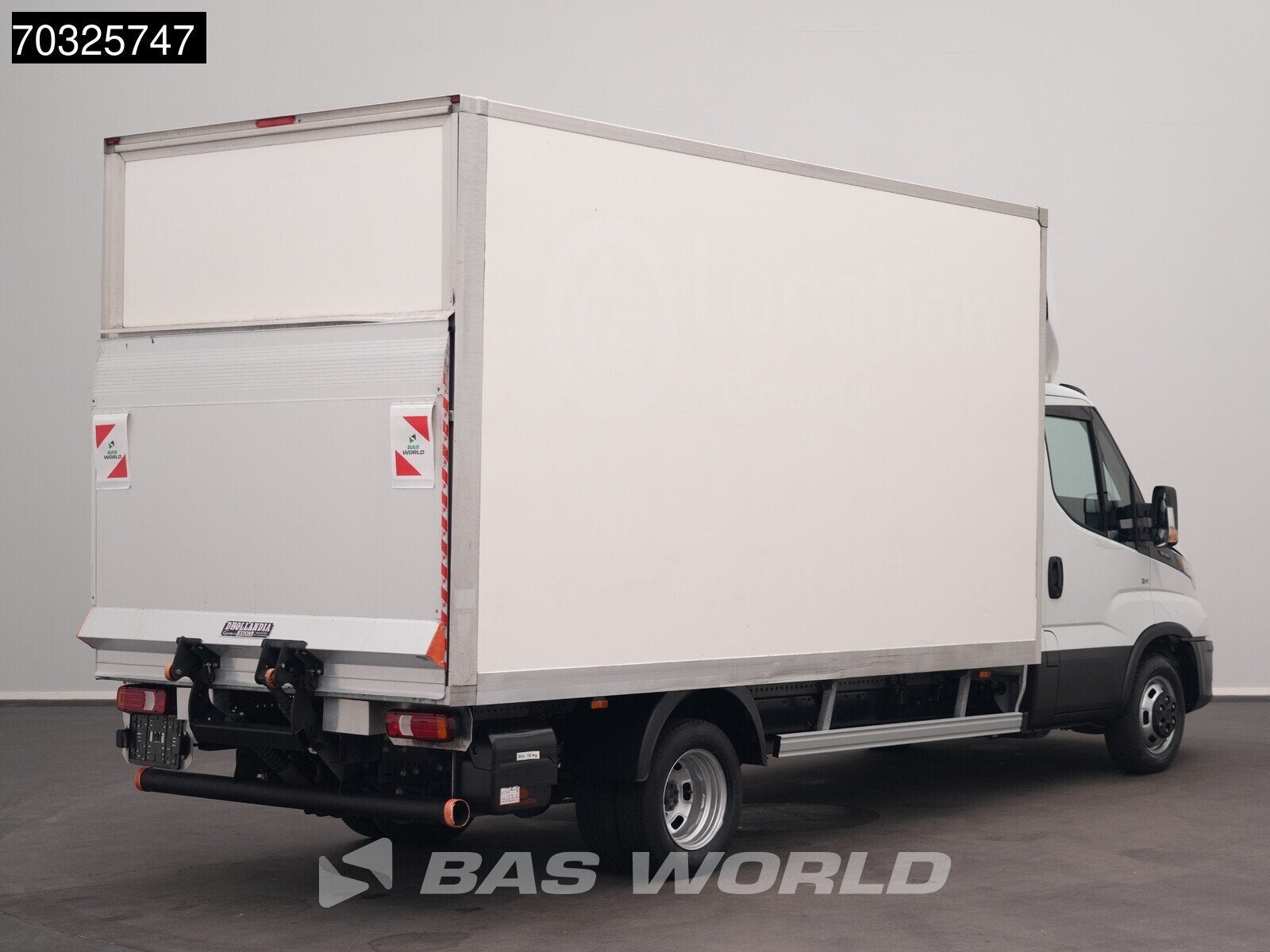 Iveco Daily 35C16 3.0L Laadklep Dubbellucht Bakwagen 160PK M, Stof, Gebruikt, Euro 6, 4 cilinders