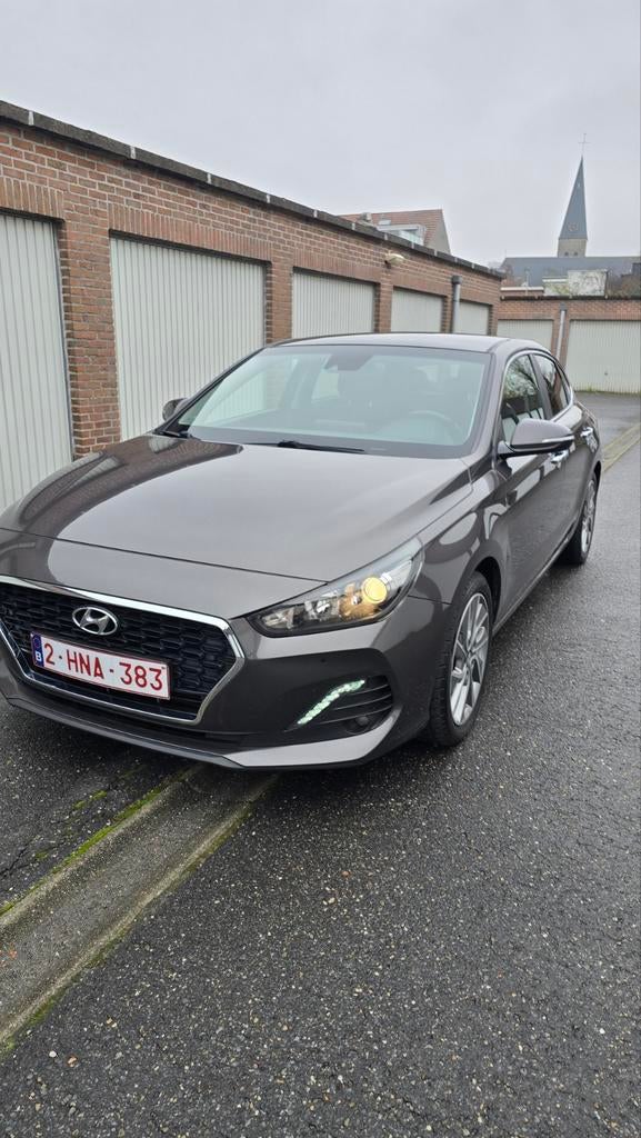 Hyundai i30 fastback, Auto's, Euro 6, 4 cilinders, Handgeschakeld, Particulier