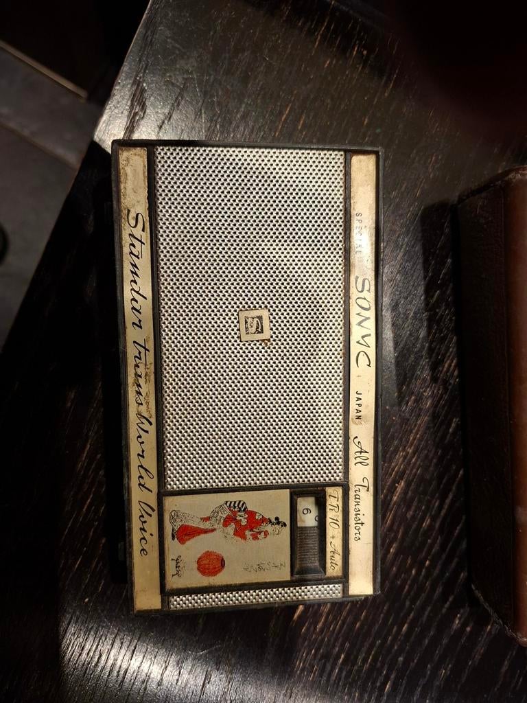 Ancienne radio pour pièces