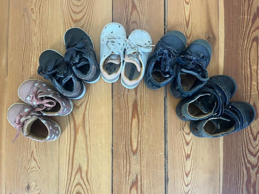 5 paires de chaussures pour enfants, Enfants & Bébés, Vêtements de bébé | Chaussures & Chaussettes, Garçon ou Fille, Enlèvement ou Envoi