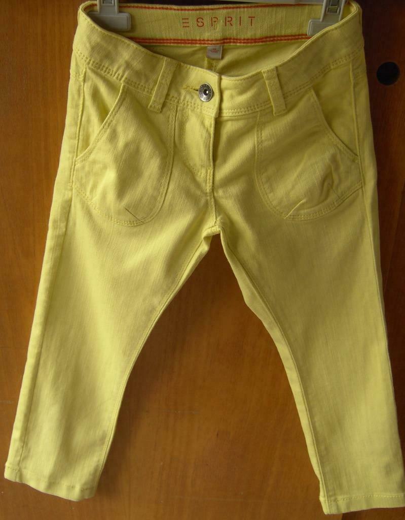 Comme NEUF short jaune pastel - Esprit - taille 134., Enfants & Bébés, Vêtements enfant | Taille 134, Pantalon, Enlèvement ou Envoi