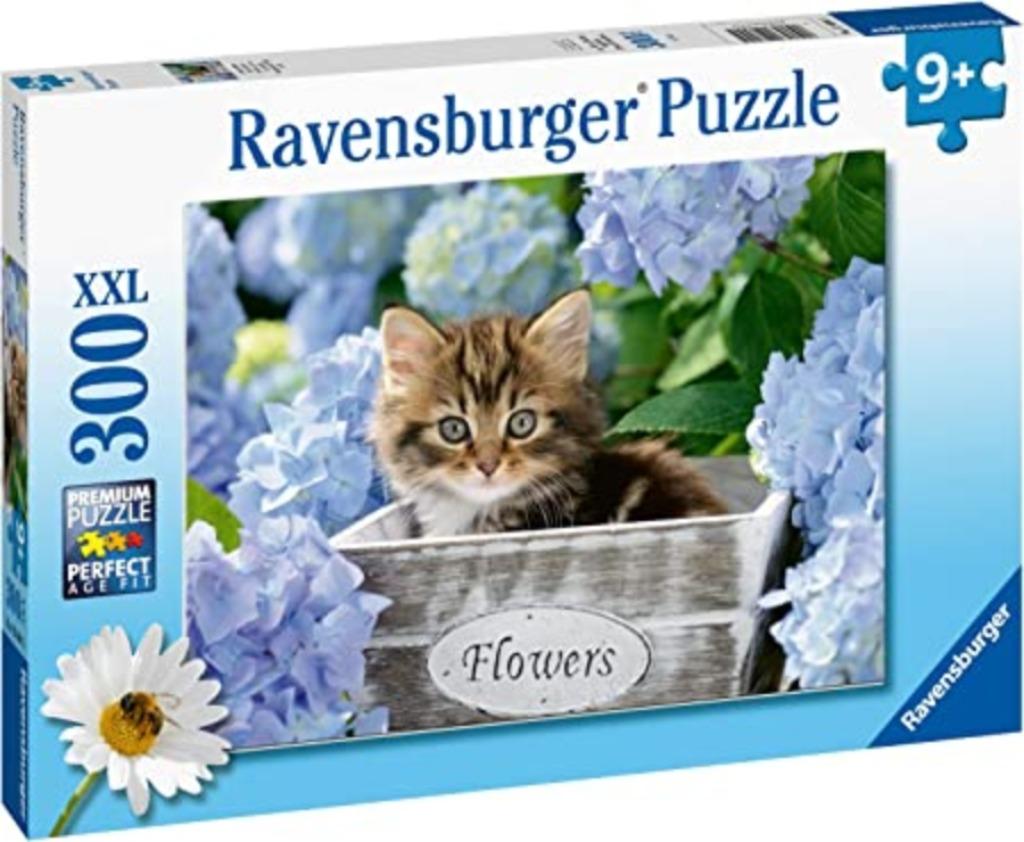 Puzzel met katje en blauwe hortensia  300 st., Hobby en Vrije tijd, Ophalen of Verzenden, Minder dan 500 stukjes, Zo goed als nieuw