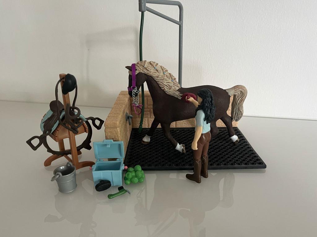 Schleich 42438 Wasplaats met Emily en Luna, Ophalen, Zo goed als nieuw