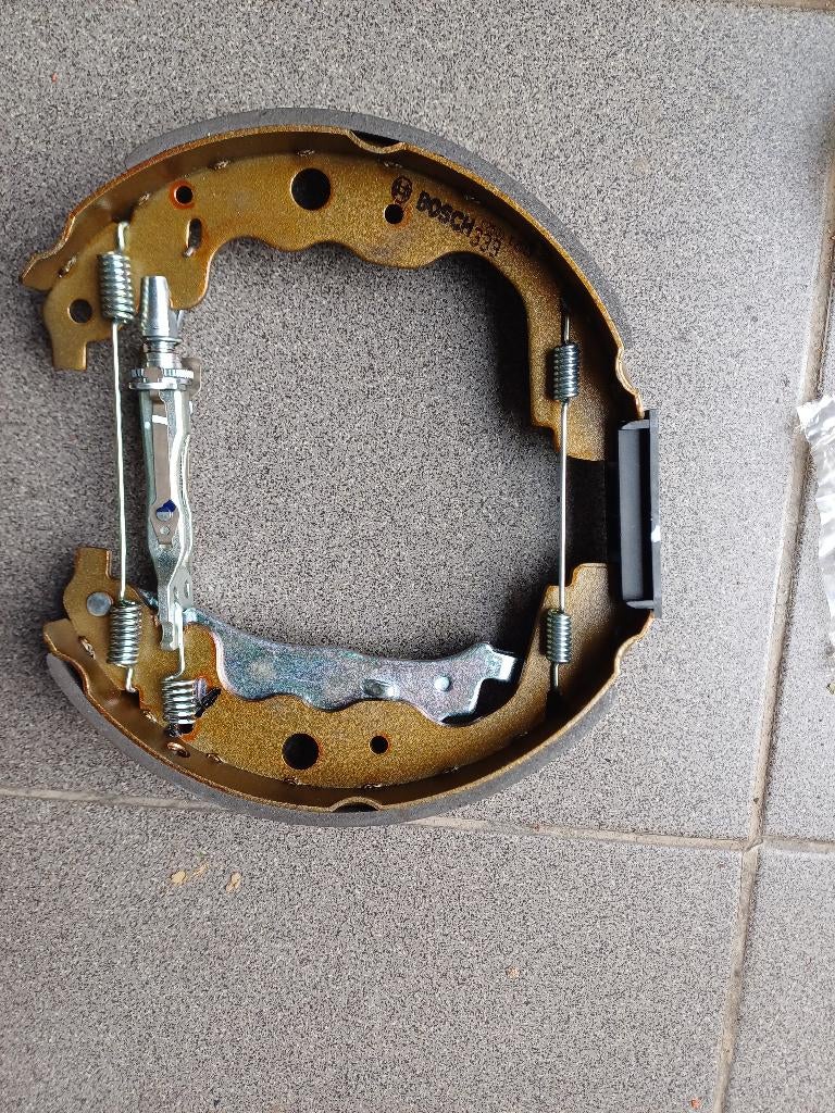 1 SABOT DE FREIN BOSCH NEUF POUR 10€, Autos : Pièces & Accessoires, Enlèvement, Neuf, Renault