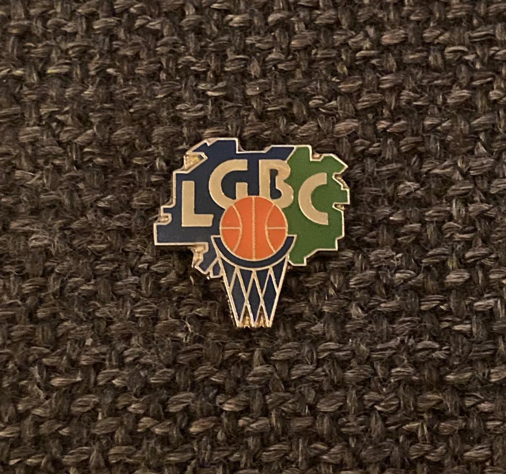 PIN - LGBC - BASKET - BASKETBAL - BASKETBALL, Verzamelen, Verzenden, Gebruikt, Sport, Speldje of Pin