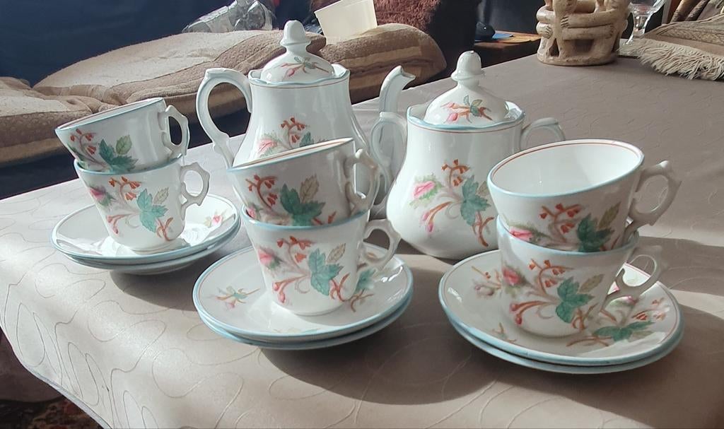 Theeservies MosRoos van Petrus Regout, Antiek en Kunst, Antiek | Servies compleet, Ophalen