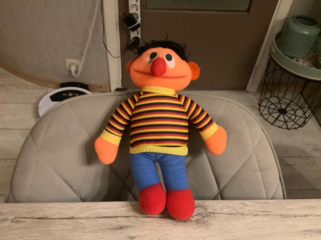 Sesamstraat Ernie pluche character (27 cm), Kinderen en Baby's, Speelgoed | Knuffels en Pluche, Ophalen of Verzenden, Gebruikt