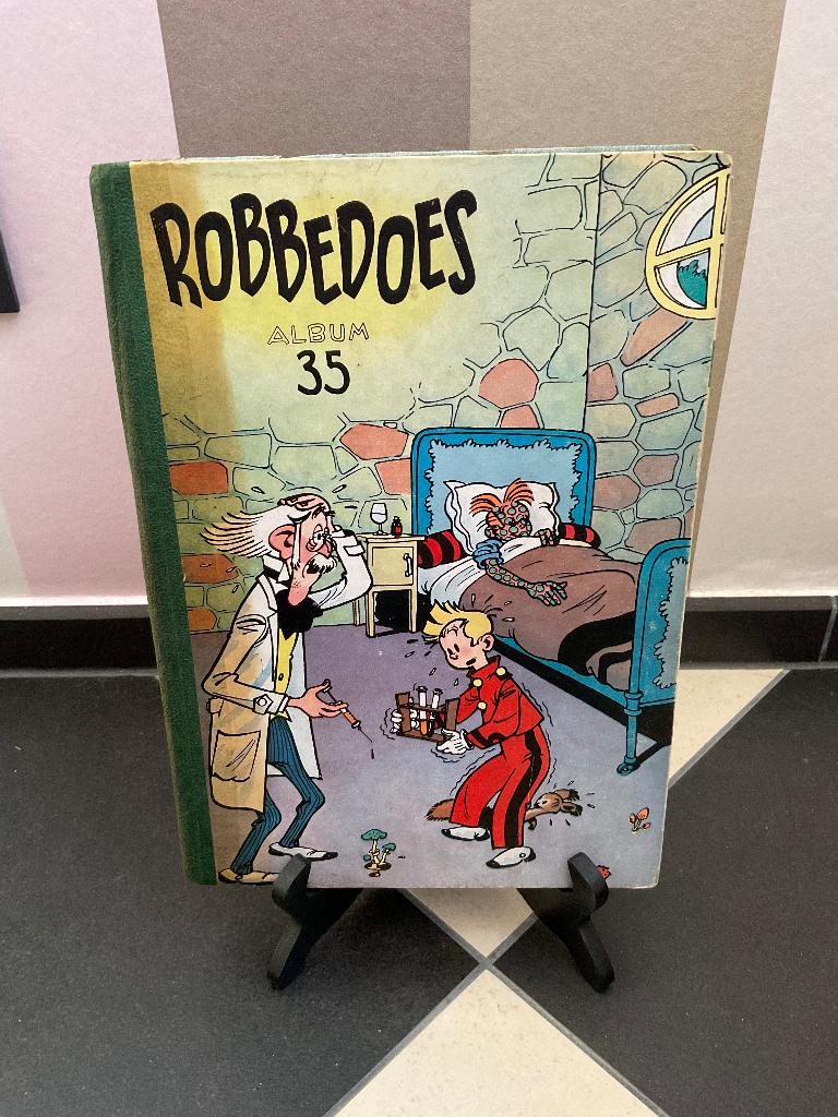 Robbedoes album 35, Boeken, Eén stripboek, Ophalen of Verzenden, Gelezen