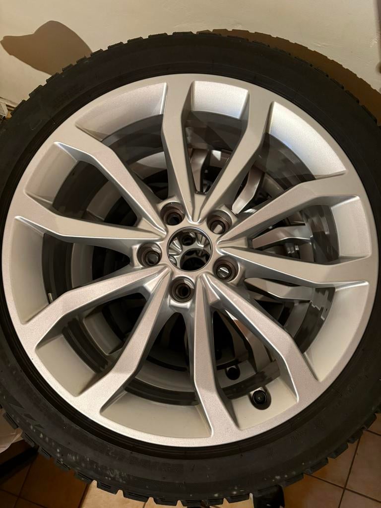 4 jantes audi 18" et pneus neige Bridgestone, Pneus hiver, Enlèvement, Révisé, 225 mm