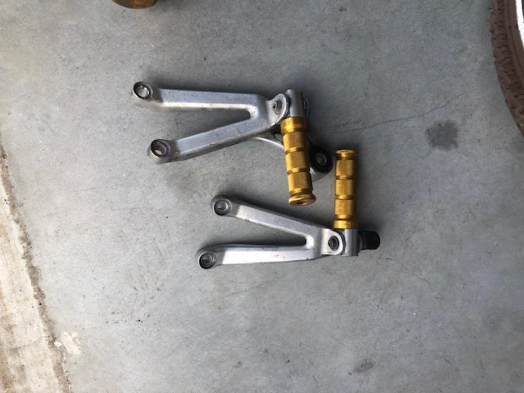 duovoetsteunen duo voetsteuenen yamaha r1 1998 1999 2000 200, Motoren, Ophalen of Verzenden, Gereviseerd