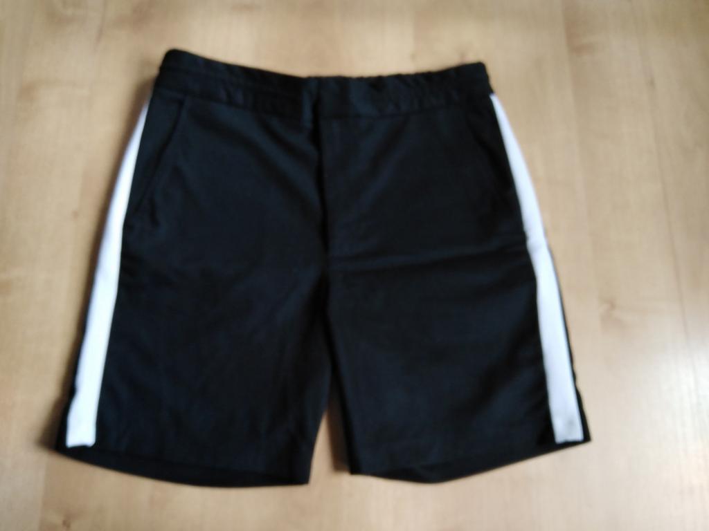 Korte zwarte broek met witte streep, Zwart, Ashes to dust, Ophalen of Verzenden, Zo goed als nieuw