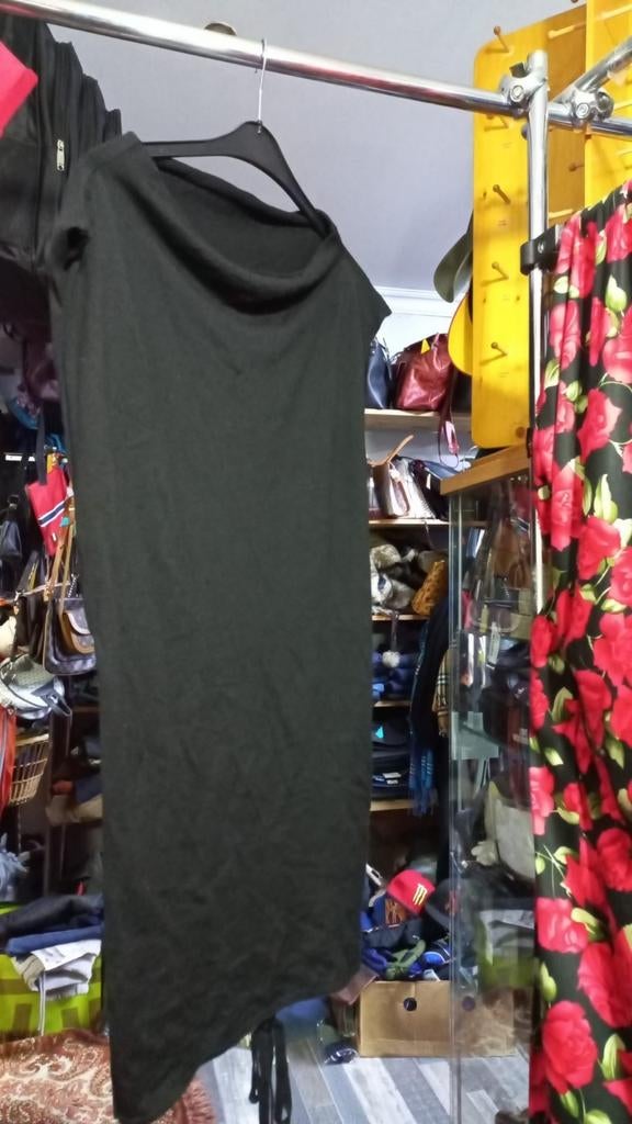 Pull noir, Enlèvement ou Envoi, Noir