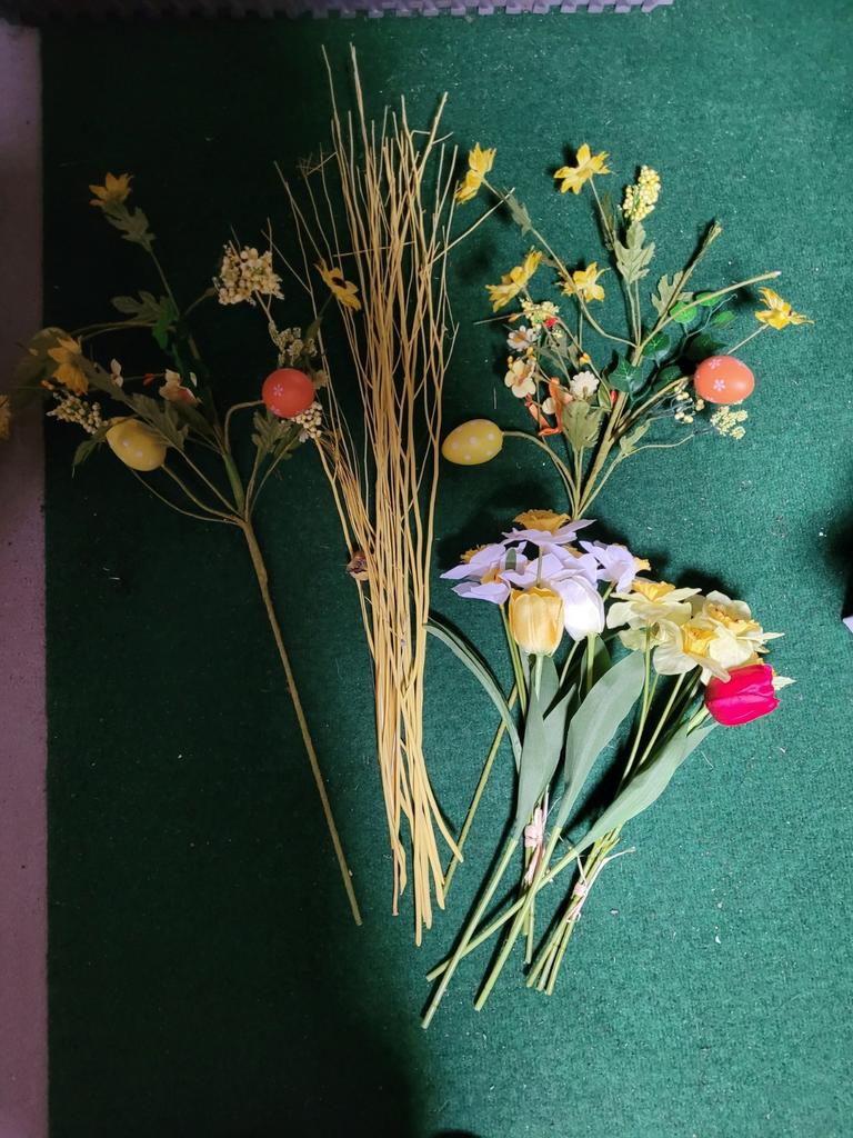 Pakket paastakken en paasbloemen, Ophalen of Verzenden, Zo goed als nieuw