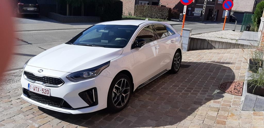 Kia pro ceed gt line in goede staat, Auto's, Voorwielaandrijving, Zwart, Leder en Stof, Wit