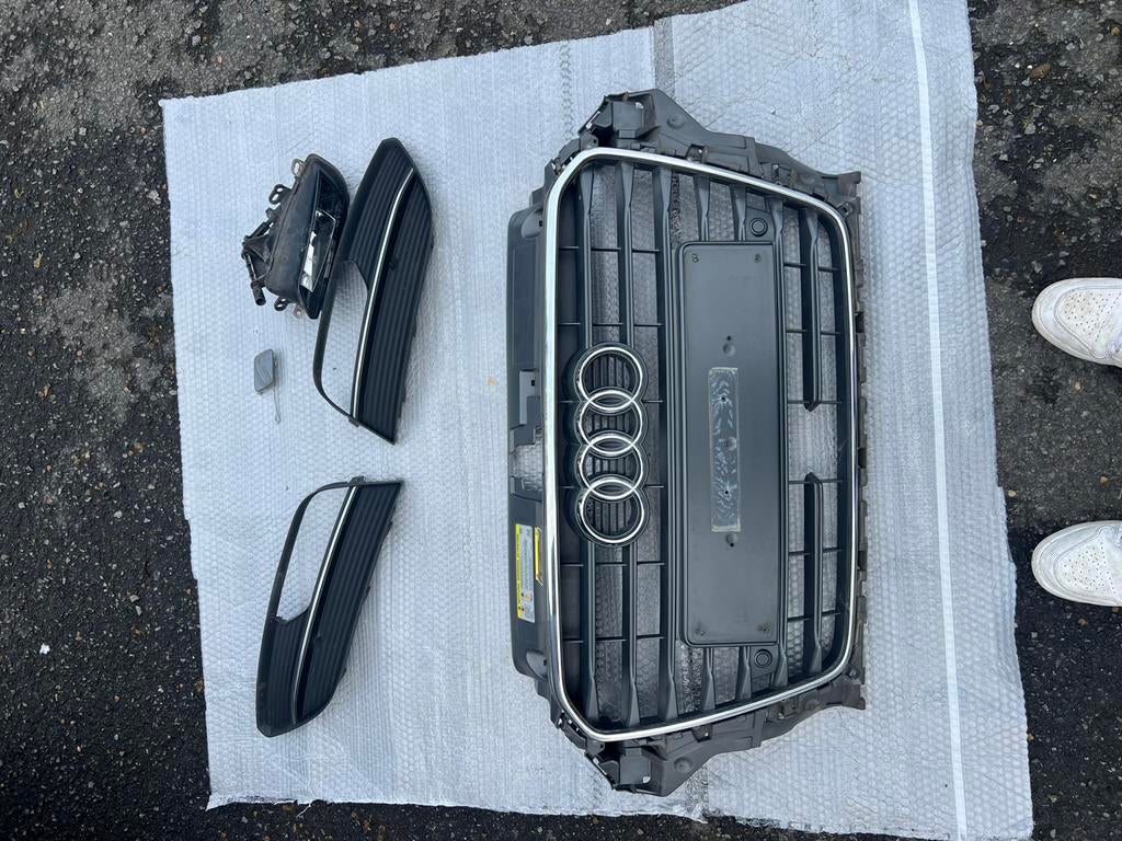 AUDI A3 GRILL ACC + mistlampen (orgineel), Voor, Nieuw, Bumper, Audi