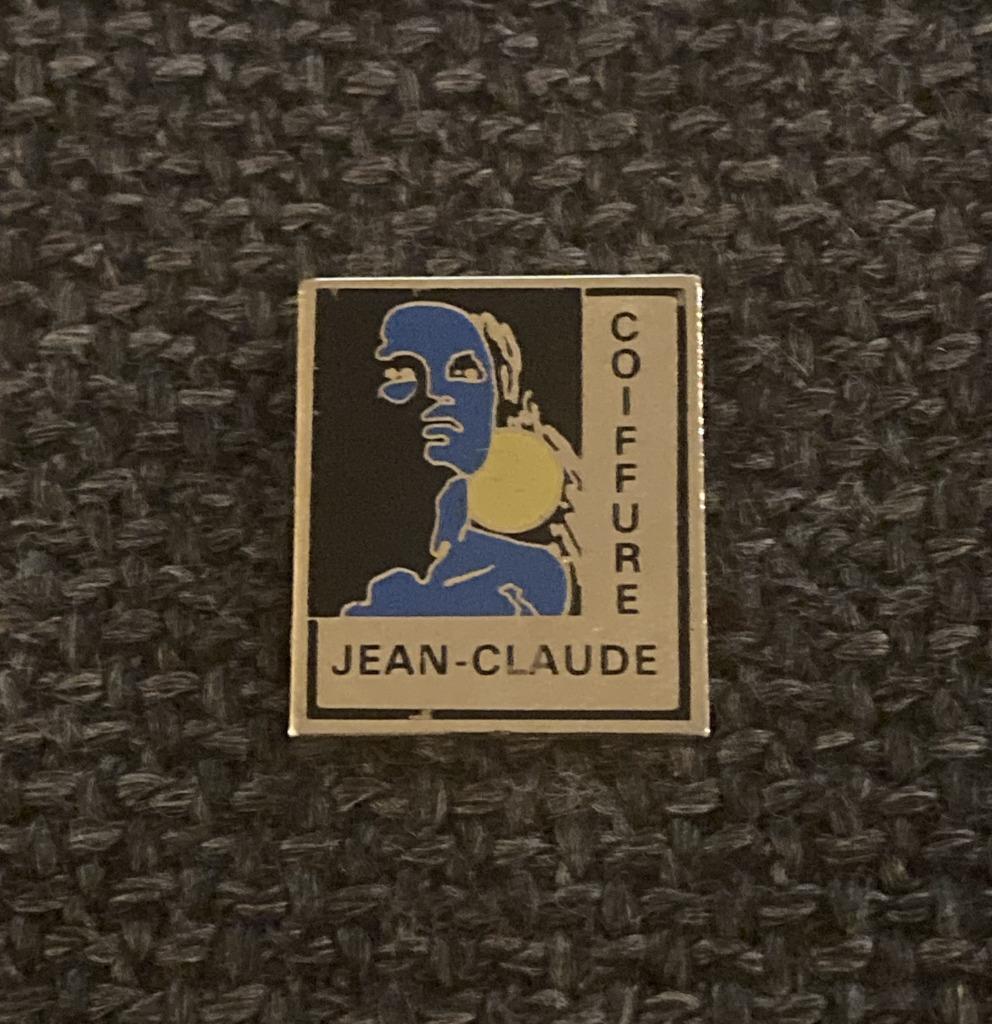 PIN - COIFFURE JEAN-CLAUDE - COIFFEUR - KAPPER, Envoi, Utilisé, Autres sujets/thèmes, Insigne ou Pin's