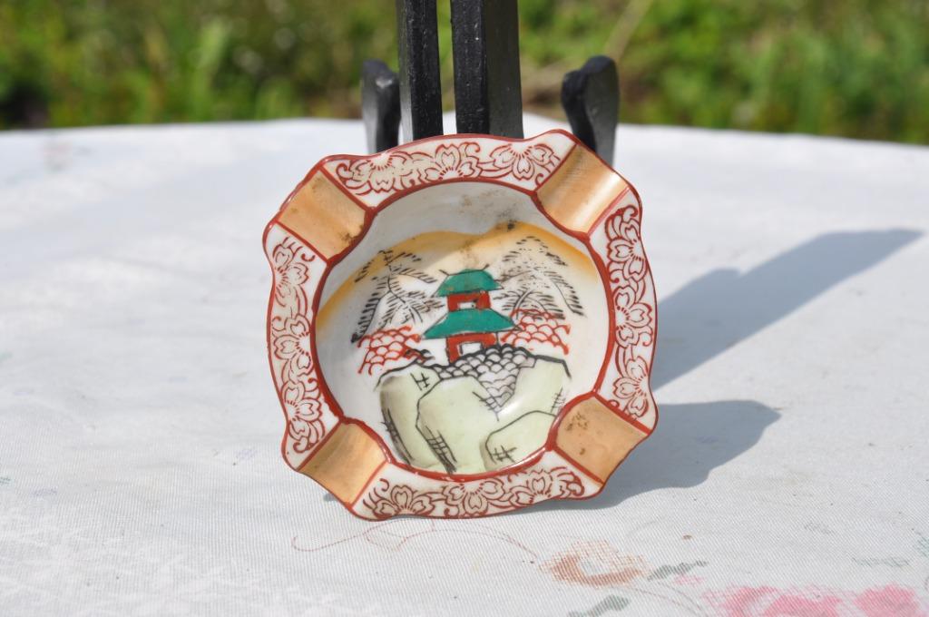 cendrier asiatique en porcelaine, Enlèvement ou Envoi