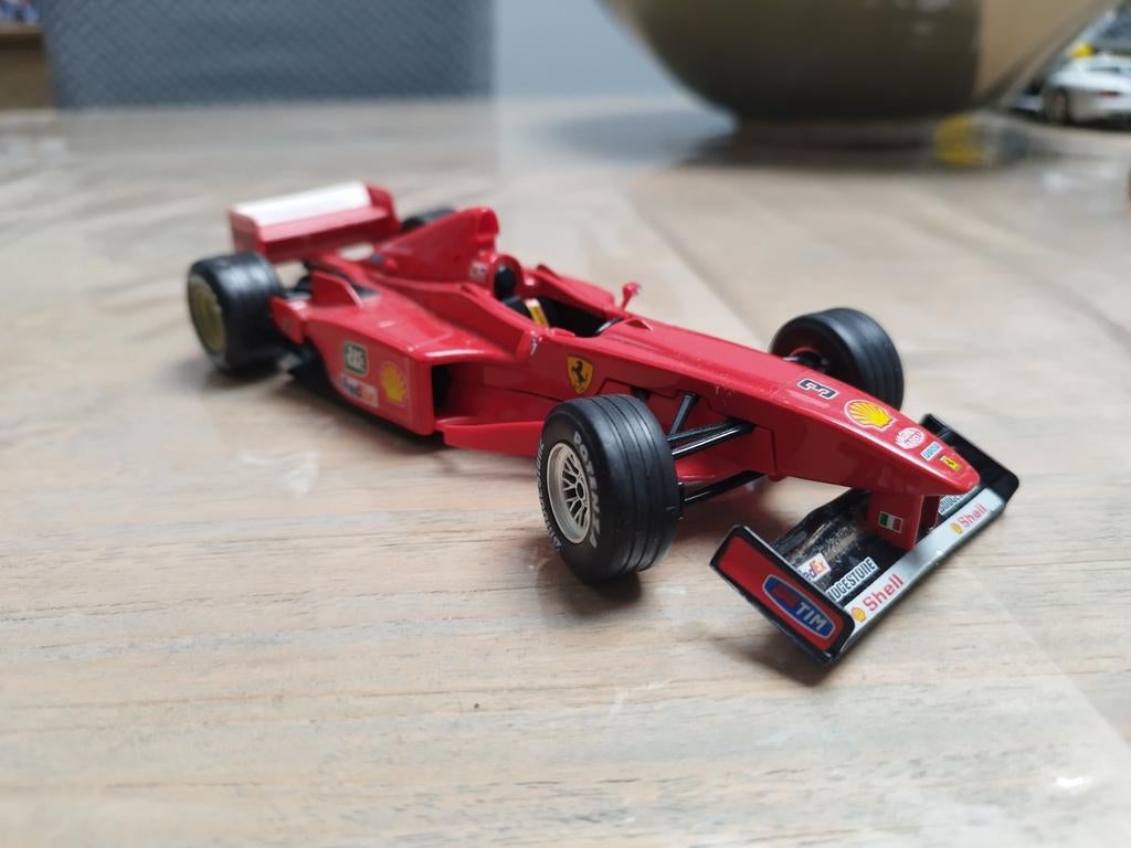 Ferrari F300 Burago 1/24, Enlèvement ou Envoi, Utilisé, Voiture, Burago
