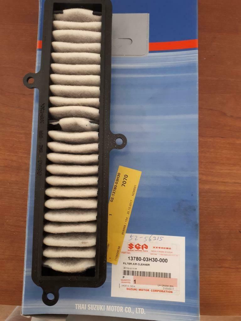 13780-03H30 Suzuki  air filter  UH 125,200 Burgman, Motoren, Ophalen of Verzenden, Gebruikt