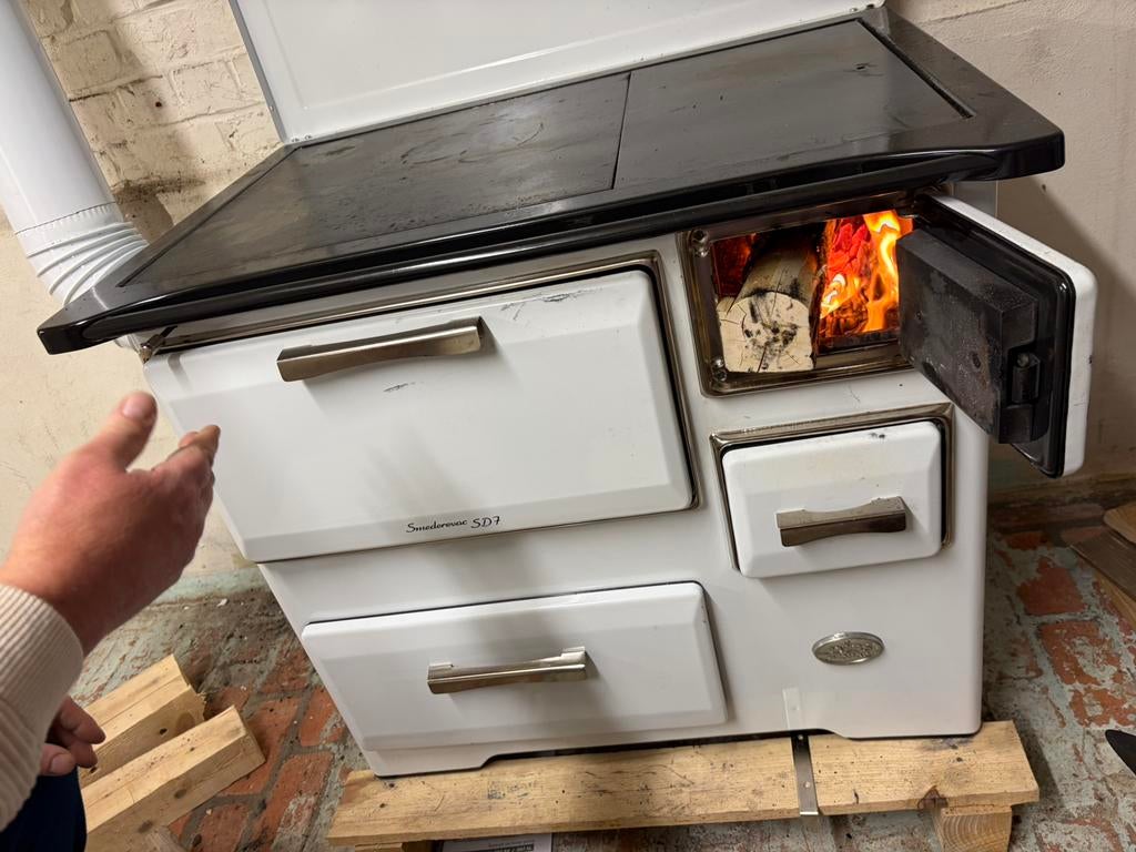 Houtfornuis (verwarming en koken op oven en bakplaat), Tuin en Terras, Ophalen, Nieuw, Houtskool, Vrijstaand