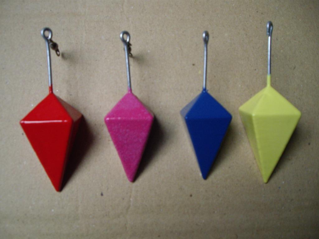 135 of 185 gram gekleurde piramide loden, Ophalen of Verzenden, Nieuw, Dobber of Lood