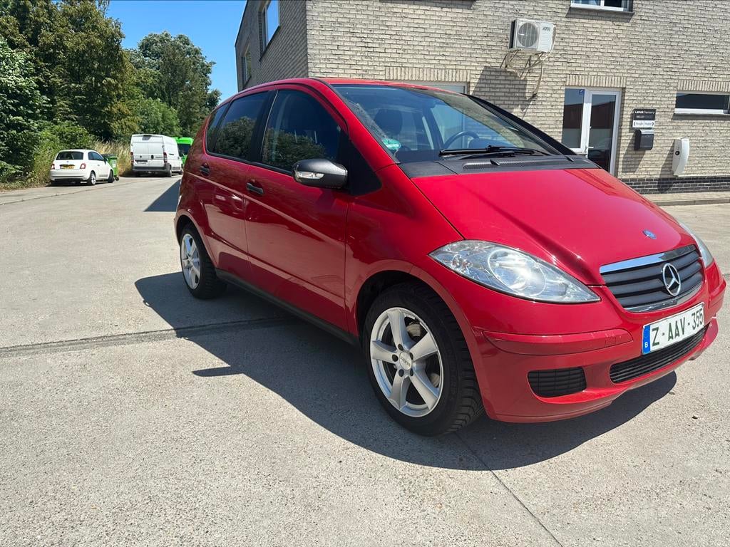 MERCEDES A150 BENZINE VAN 2009 MET 88DKM MET AIRCO, Auto's, Parkeersensor, Zwart, 5 deurs, Euro 4