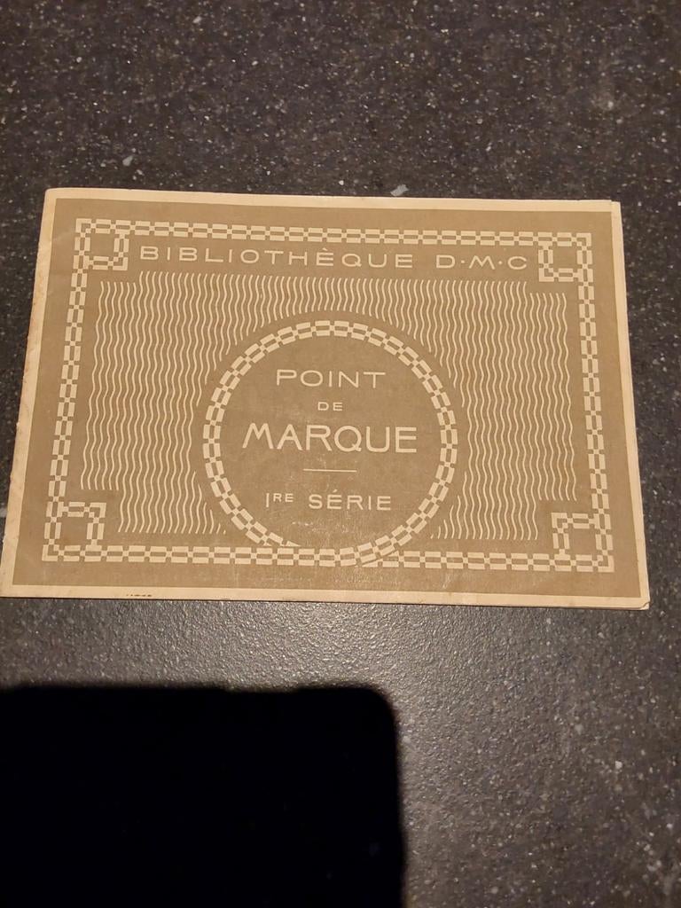 DMC Borduur patronen 12blz retro bijna 100j oud, Ophalen of Verzenden, Zo goed als nieuw