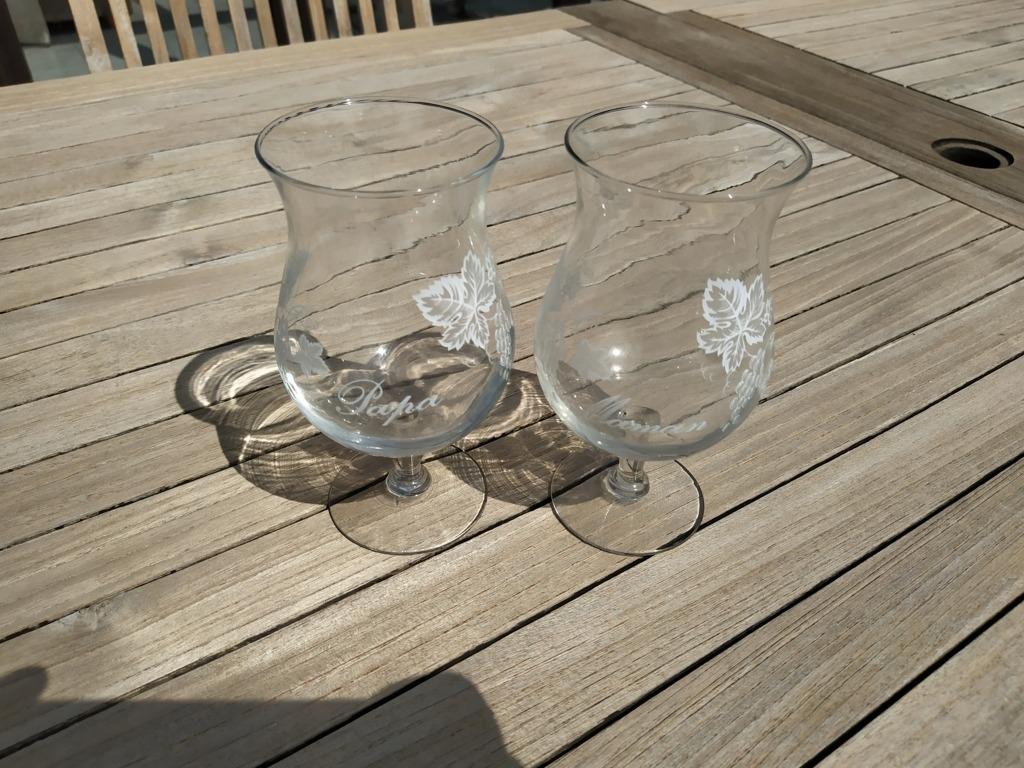 2 Gegraveerde glazen mama en papa, Ophalen