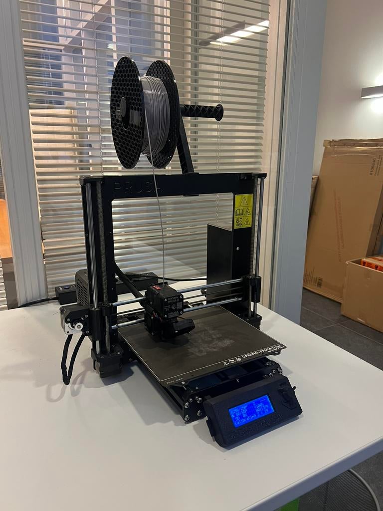 Prusa i3 MK3S+ 3D-printer & 11 spoelen filament, Ophalen, Gebruikt