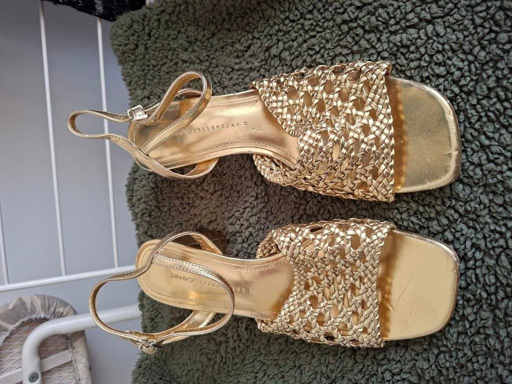 Goudkleurige sandalen maat 39, Ophalen of Verzenden, Zo goed als nieuw