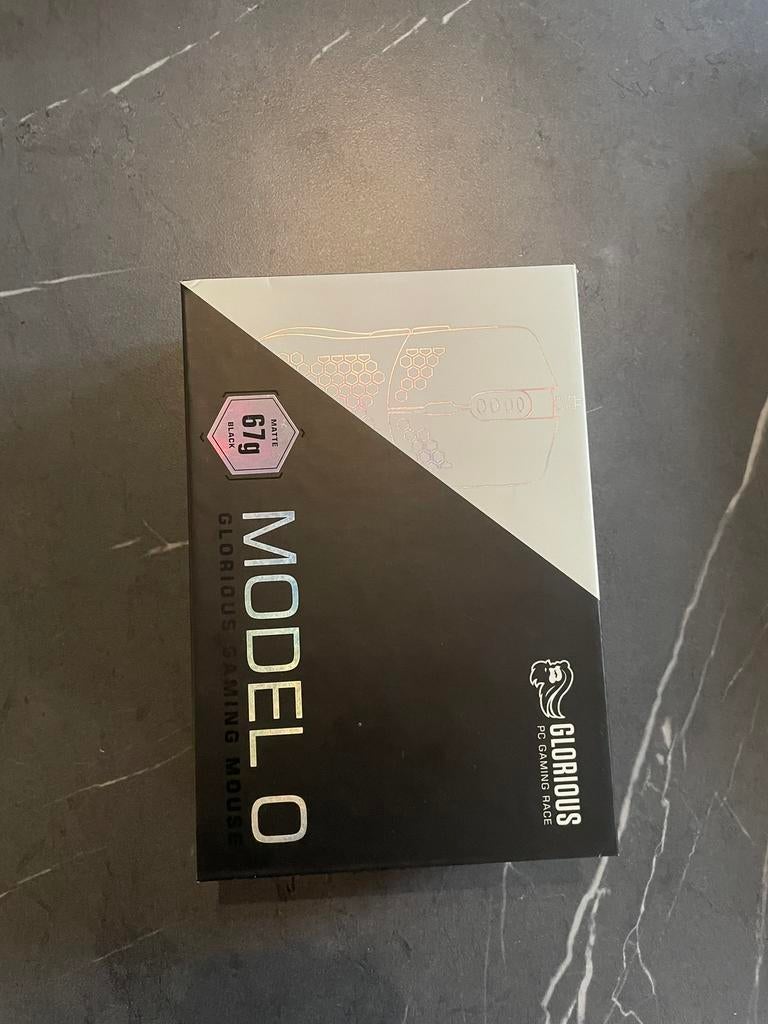 Glorious Gaming Model O, Enlèvement, Droitier, Glorious Gaming