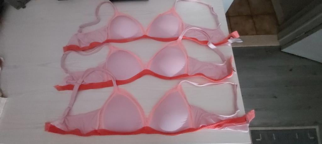 BH's, Enlèvement, Soutien-gorge