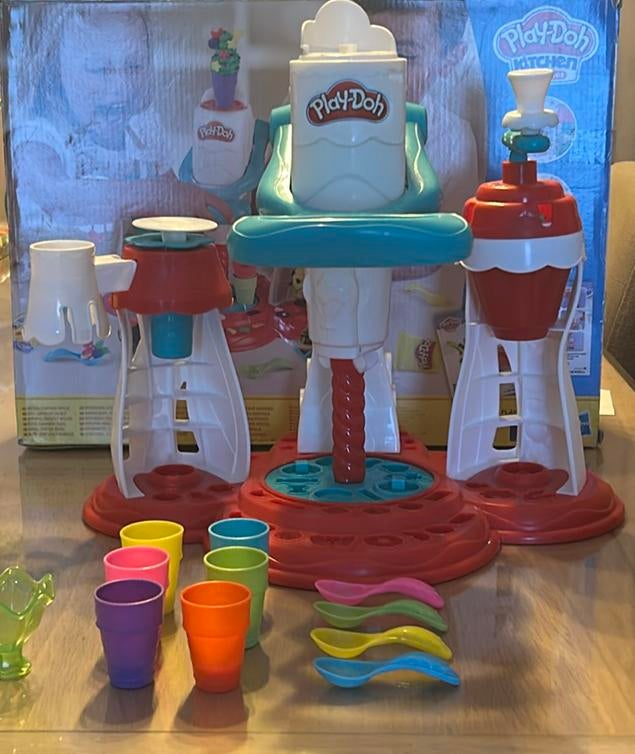 🍦Ijsmachine van play doh, Kinderen en Baby's, Ophalen of Verzenden, Zo goed als nieuw, Knutselen