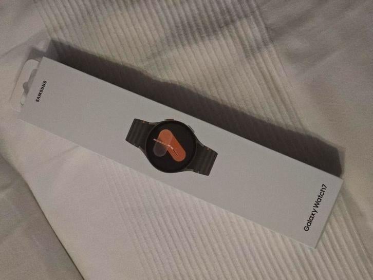 Nieuw Samsung Galaxy watch 7 smartwatch 40mm, Handtassen en Accessoires, Smartwatches, Nieuw, Ophalen of Verzenden, Samsung, Waterdicht
