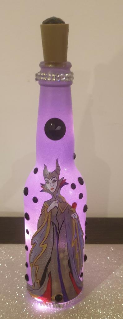 Création disney sur bouteille, Neuf