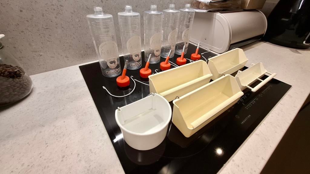 Drinkflessen 600ml (5) + 5 voederbakken, Ophalen
