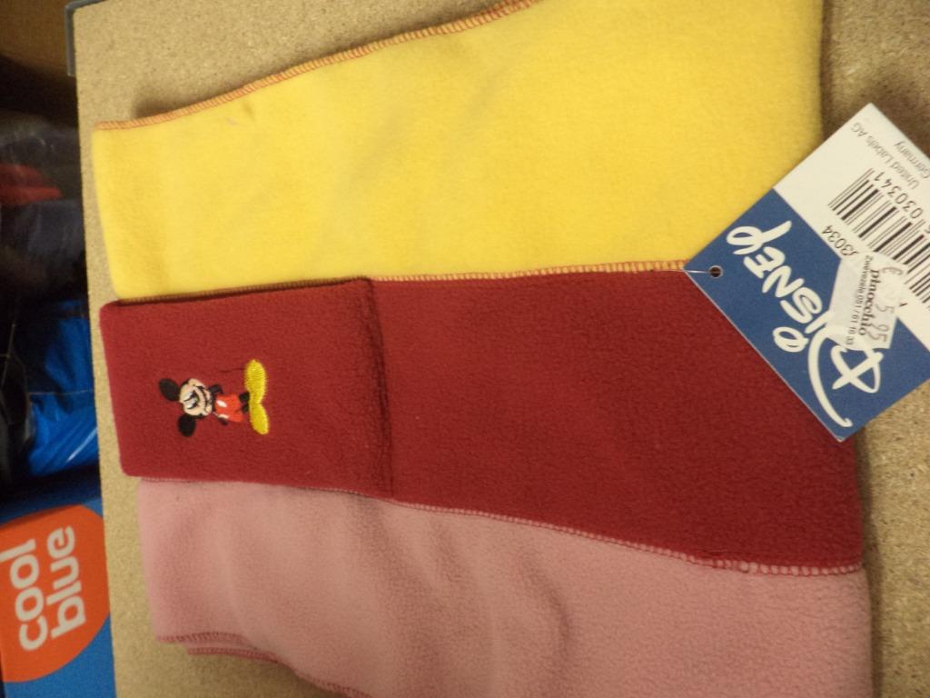 Écharpes MICKEY Mouse, Enlèvement ou Envoi, Mickey Mouse, Neuf, Vêtements ou Textile