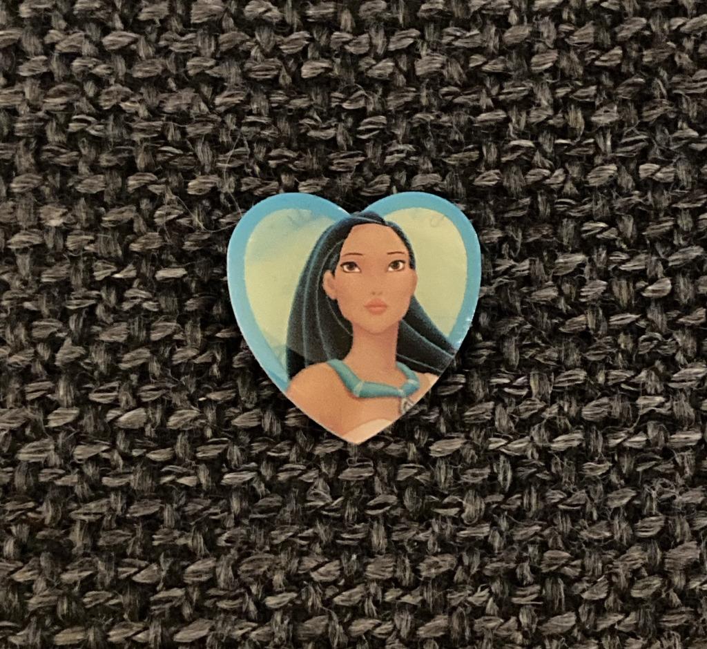 PIN - DISNEY - POCAHONTAS, Verzenden, Zo goed als nieuw, Figuurtje, Speldje of Pin