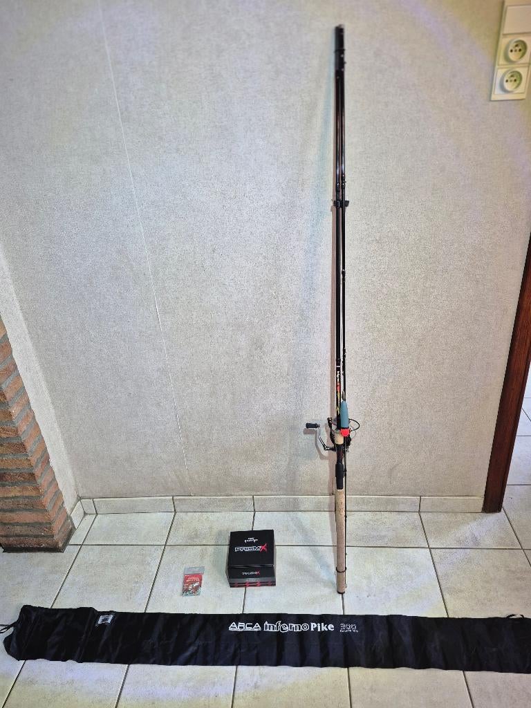 Arca Inferno Pike Snoek hengel Deadbait + fox prism 4500, Watersport en Boten, Hengelsport | Roofvissen, Ophalen, Gebruikt, Werphengel