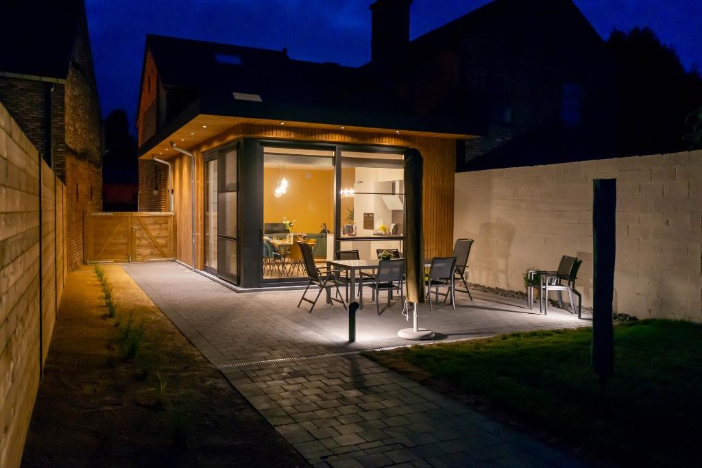 Huis met tuin, 3 slpk waarvan 1 met ensuite badkamer beneden, Vakantie, Limburg of Luik, Dorp, Afwasmachine, Eigenaar