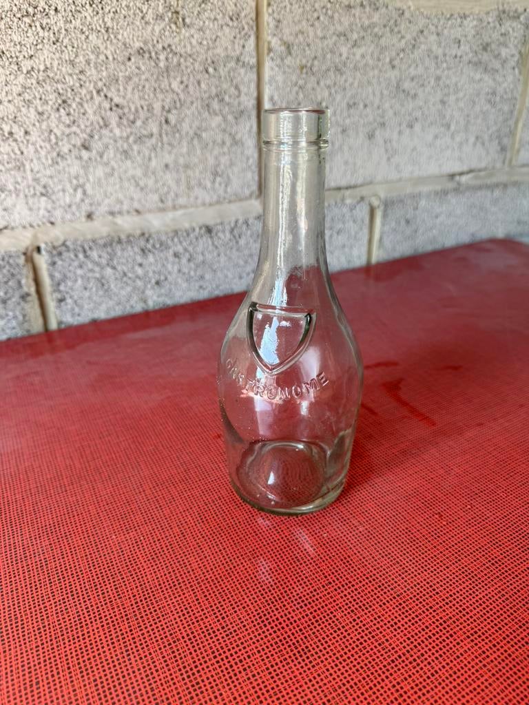 Ancienne bouteille de Rhum « la perle », Enlèvement, Comme neuf