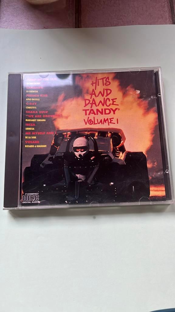 CD Hits and dance Tandy Volume 1, Enlèvement, Comme neuf