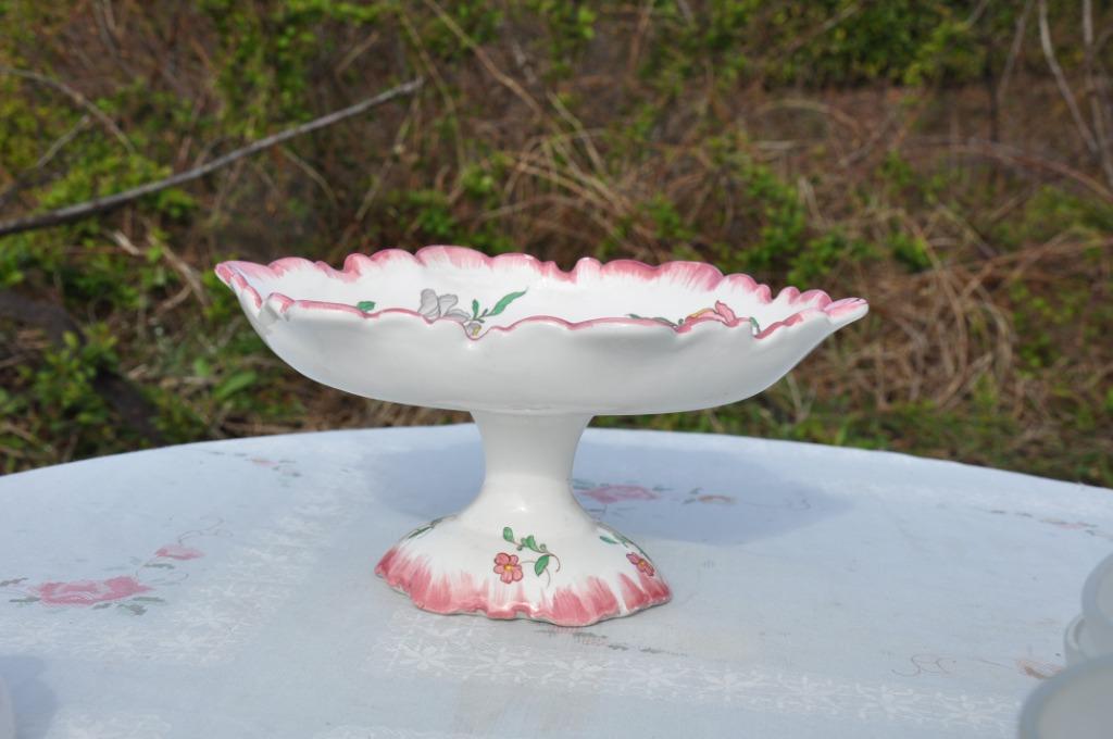 fruitier sur pied en faience decor floral, Antiquités & Art, Enlèvement ou Envoi