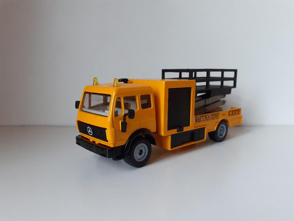Camion Nacelle Siku Ref-2930, Ophalen, Zo goed als nieuw, Bus of Vrachtwagen