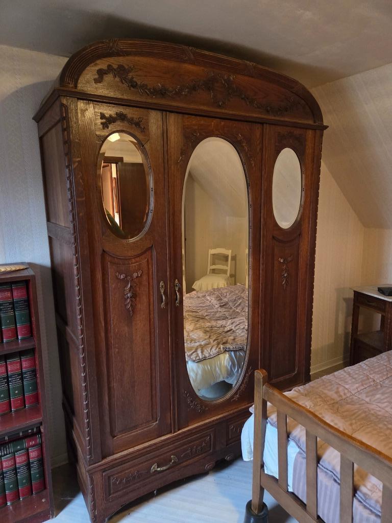 Kast Louis XV 15 + nachtkastje marmer, Antiek en Kunst, Ophalen