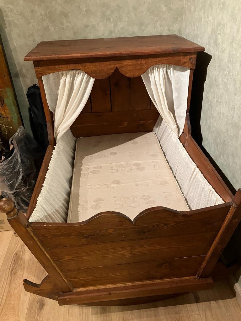 Houten WIEG, Kinderen en Baby's, Babywiegjes en Ledikanten, Ophalen, Gebruikt, Wieg