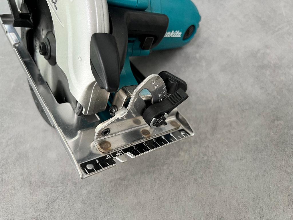 SCIE CIRCULAIRE À ACCU MAKITA DSS501ZJ 18 V LXT Li-ion, Neuf, Enlèvement ou Envoi, 30 à 70 mm, Makita