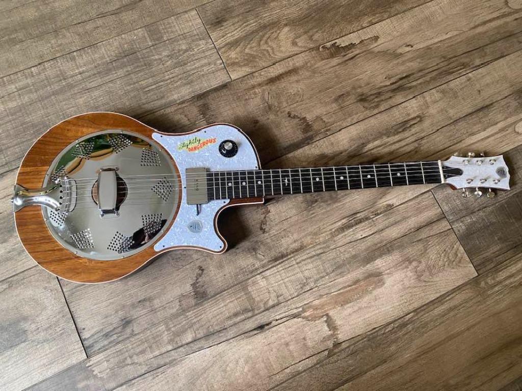 Prachtige Resonator gitaar ., Musique & Instruments, Instruments à corde | Guitares | Électriques, Enlèvement, Comme neuf, Solid body